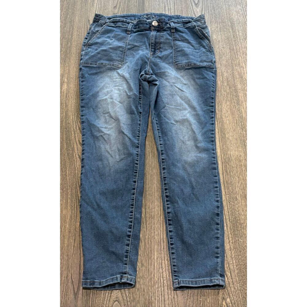 Maurices Skinny Jeans Mid Rise Denim Oversized Pocket Medium Wash Blue Size 18W